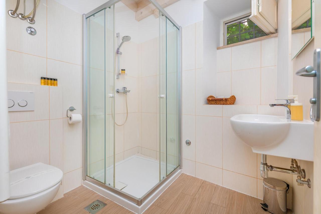 Rafael Rooms & Apartments Old Town By Duhomes ดูบรอฟนิก ภายนอก รูปภาพ