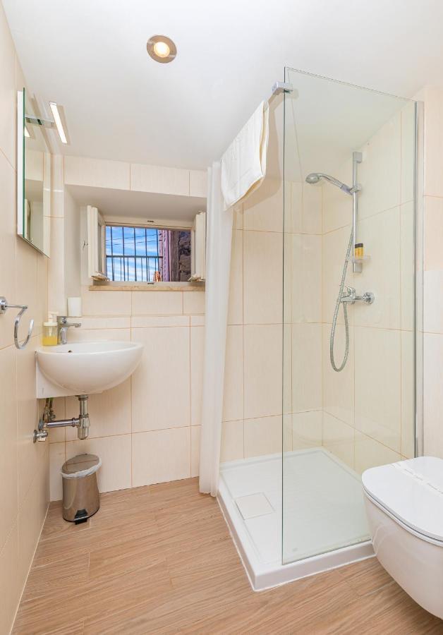 Rafael Rooms & Apartments Old Town By Duhomes ดูบรอฟนิก ภายนอก รูปภาพ